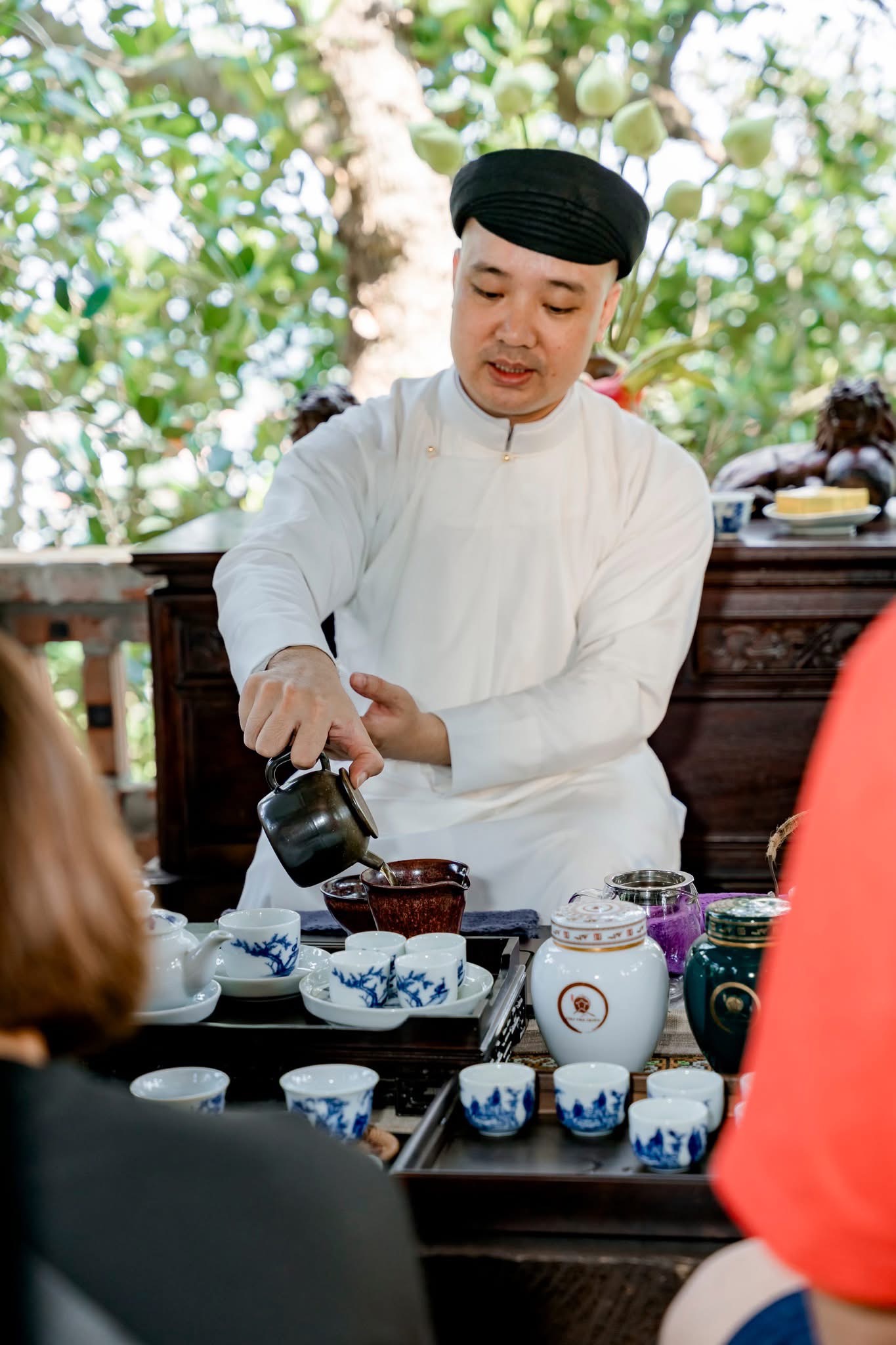 Hành trình từ Con chữ đến Chén trà: Câu chuyện của tôi