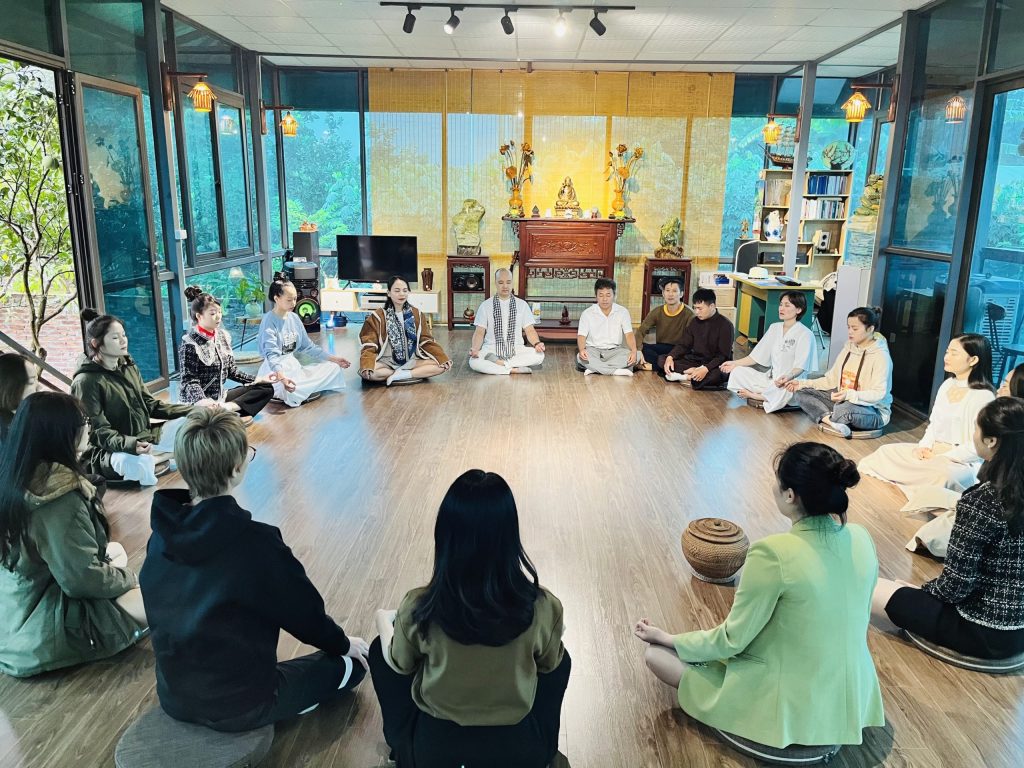 “Cơn khát” bình yên & kho báu bị lãng quên
